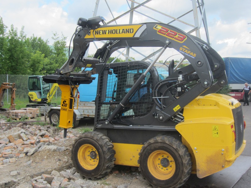 МИНИПОГРУЗЧИК NEW HOLLAND L223